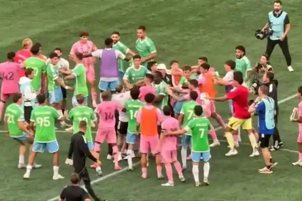 Inter Miami perdió 3-0 frente a Seattle y la final terminó en escándalo