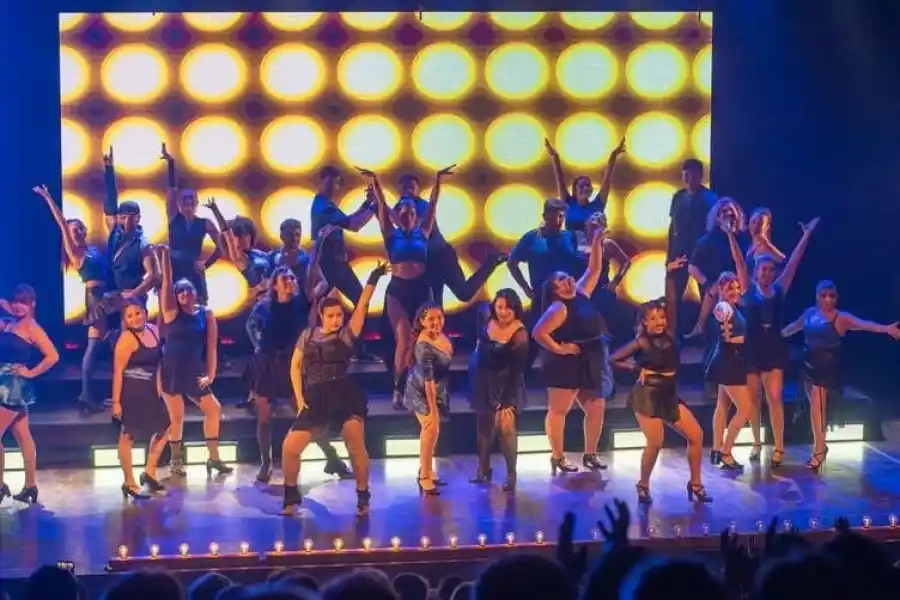 Música, danza y teatro invitan a disfrutar de los artistas locales