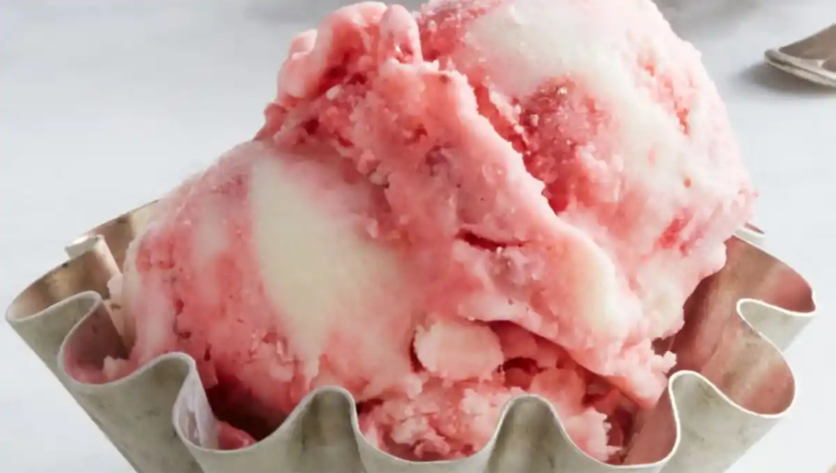 Yogur de frutilla y remolacha. 