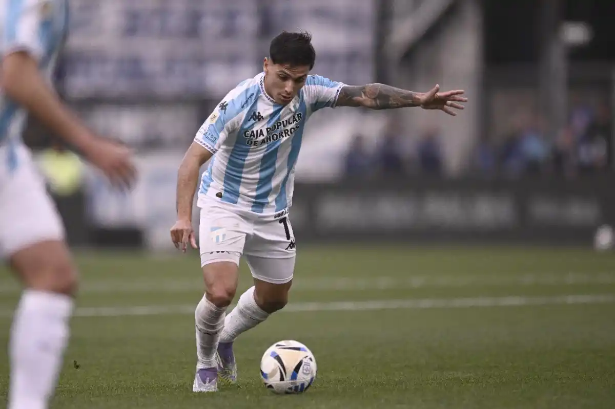 Expulsión, gol en contra y apagón: la dura tarde de Atlético Tucumán frente a Gimnasia