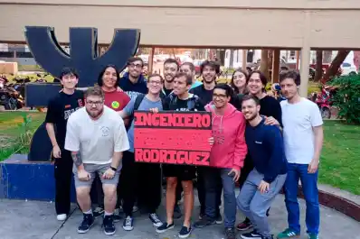 Un ingeniero en Sistemas ciego se gradúa por primera vez en la UTN Santa Fe