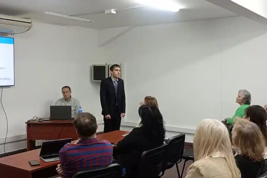 INSTANCIA FINAL. Bruno rindió este miércoles el trabajo final de la carrera y se graduó como ingeniero. / UTN SANTA FE