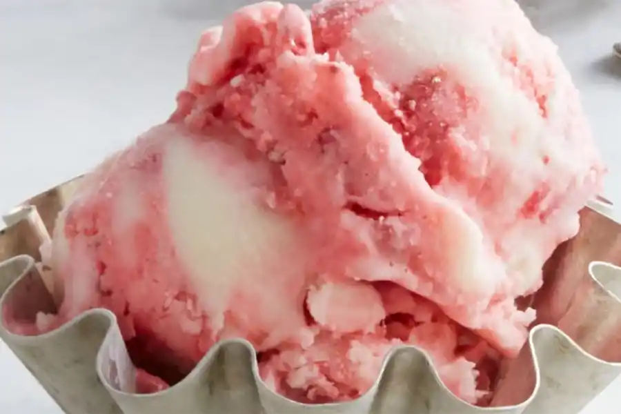 Yogur de frutilla y remolacha. 