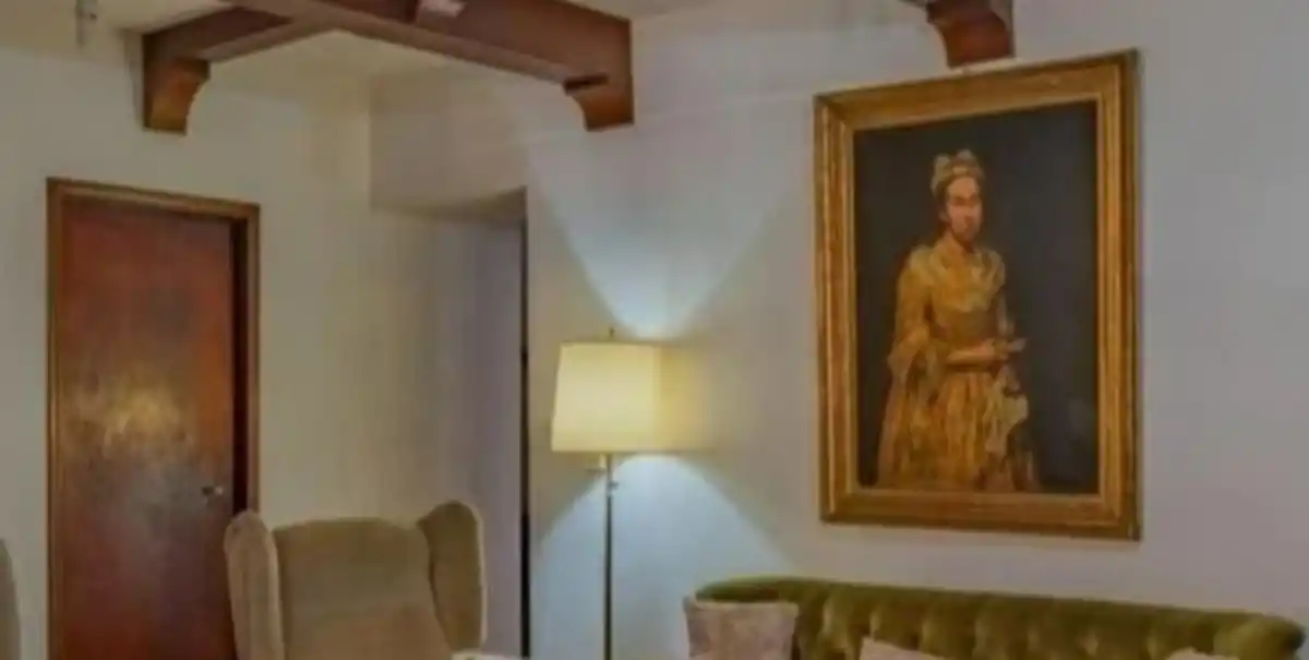 El cuadro Retrato de una dama.