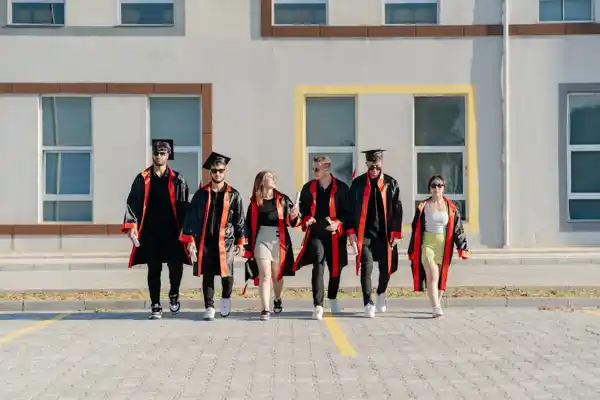 EE.UU. impulsa un límite de cuatro años para estadías de estudiantes extranjeros