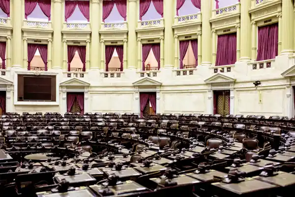 Dos mensajes diferentes de las elecciones de medio término, del 83 a la fecha