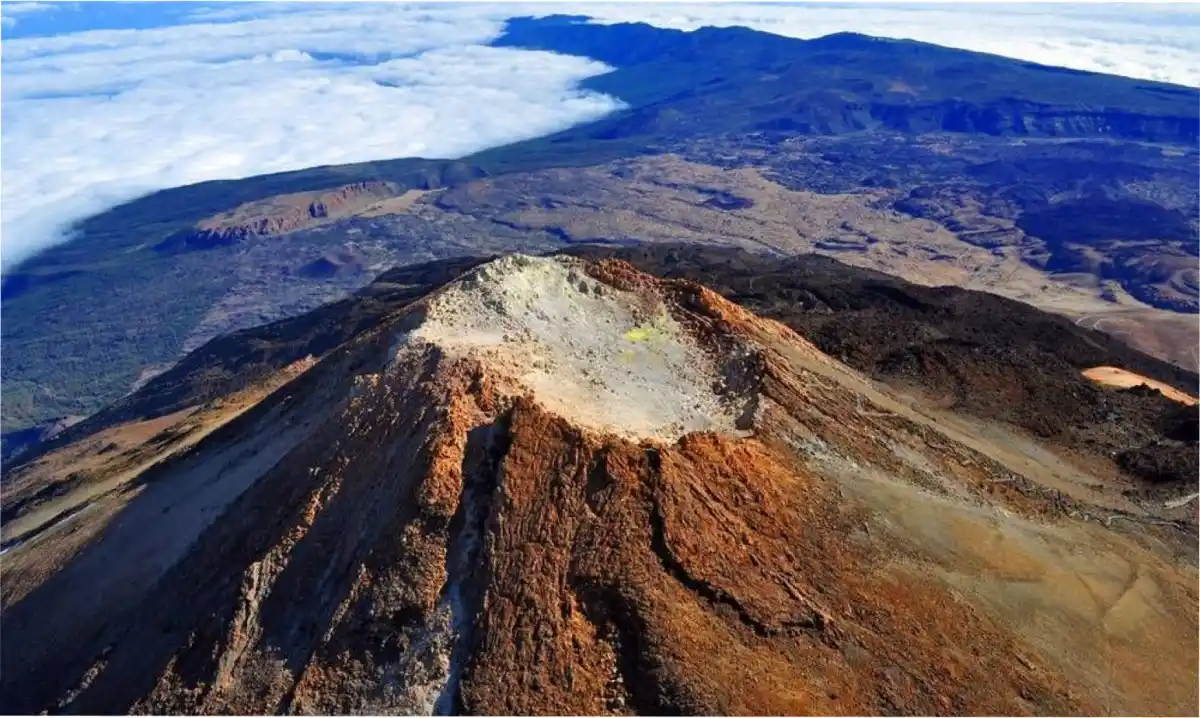 Tenerife se prepara para una alerta volcánica sin precedentes.