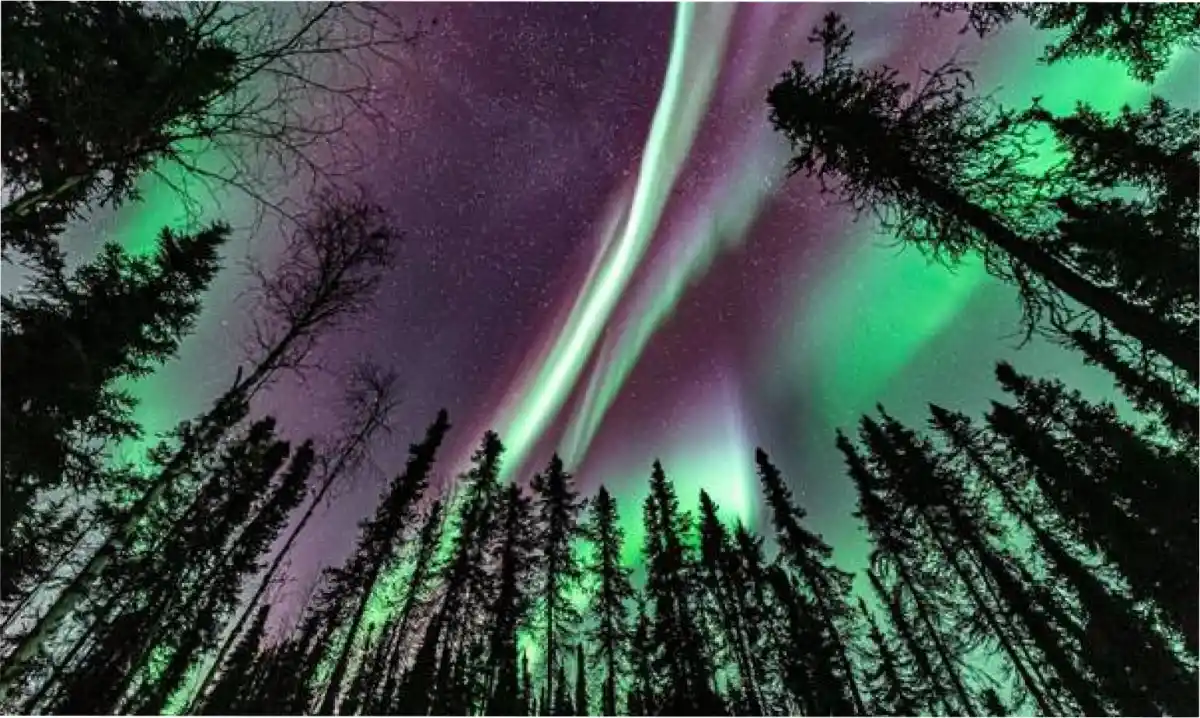 La tormenta solar caníbal que afecta a nuestro planeta.