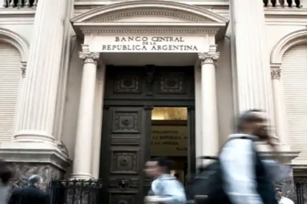 Del auxilio al dólar al costo político: qué anticipa la intervención del Gobierno en la previa de octubre