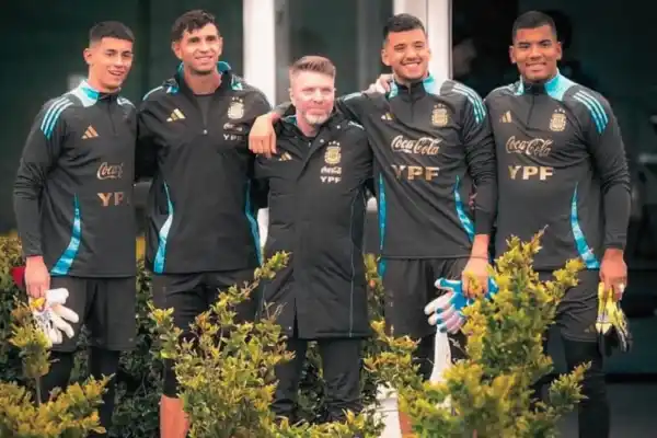 José Castelau, el arquero de 16 años del Real Madrid que se entrenó con la Selección