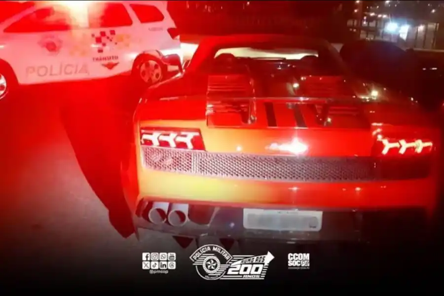 AUTO INCAUTADO. El Lamborghini Gallardo que conducía Tarso Marques fue retenido en un control vehicular en San Pablo.