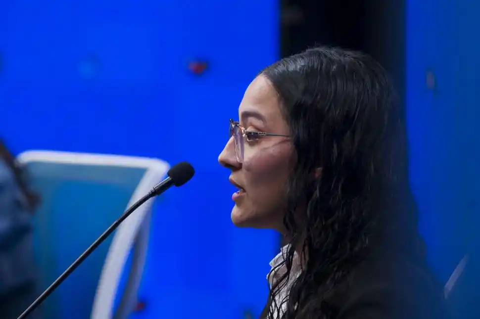 Debate Hagan lío: la grieta de los mayores atraviesa a los jóvenes