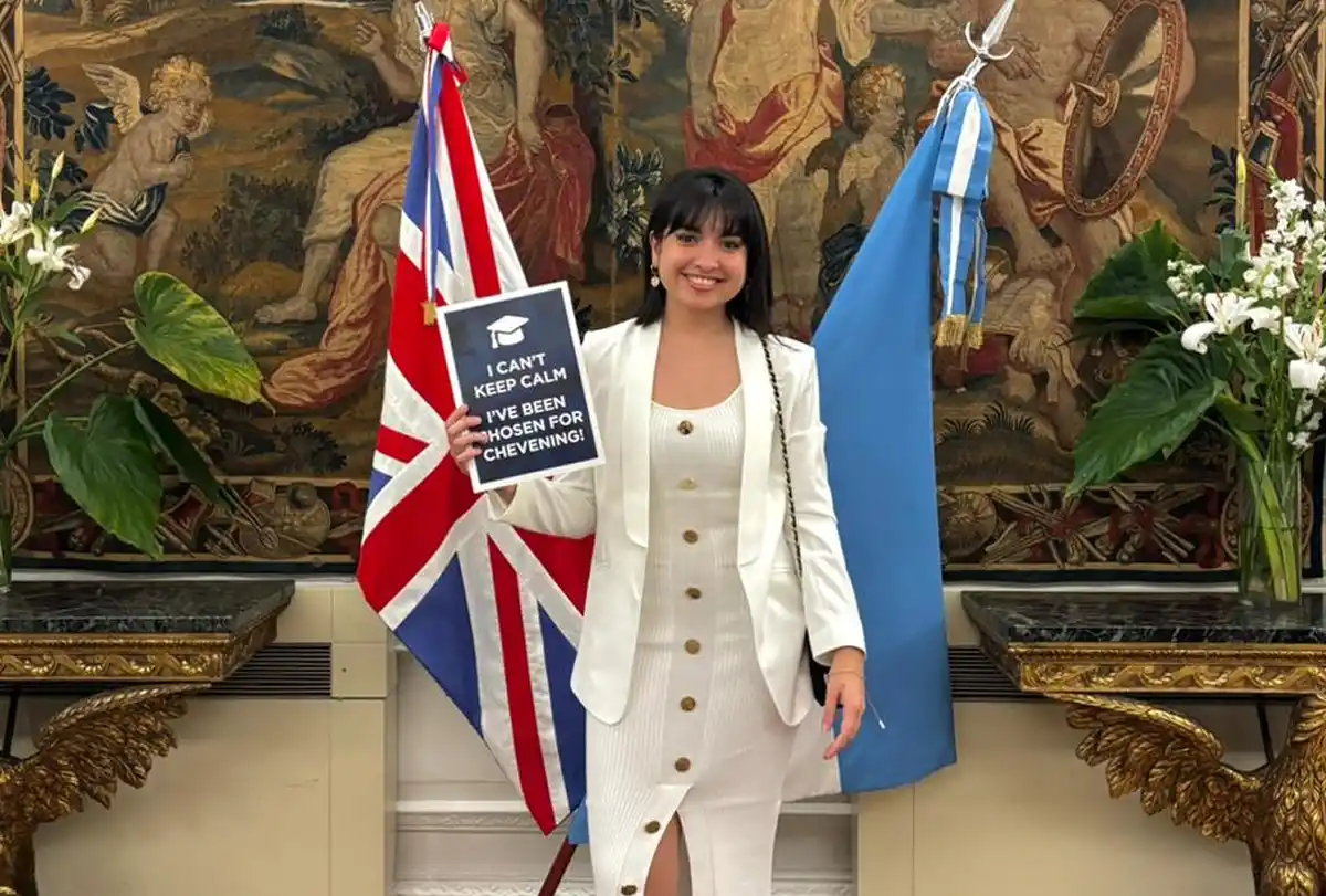 DE LA UNIVERSIDAD PÚBLICA A OXFORD. Paula, recibida de la UNT, fue seleccionada por la beca Chevening para estudiar en Oxford. / CORTESÍA PAULA MOYA