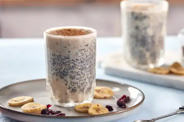 Dos puddings de avena deliciosos y ultra proteicos para desayunar saludable
