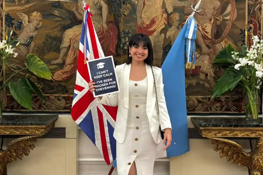 DE LA UNIVERSIDAD PÚBLICA A OXFORD. Paula, recibida de la UNT, fue seleccionada por la beca Chevening para estudiar en Oxford. / CORTESÍA PAULA MOYA