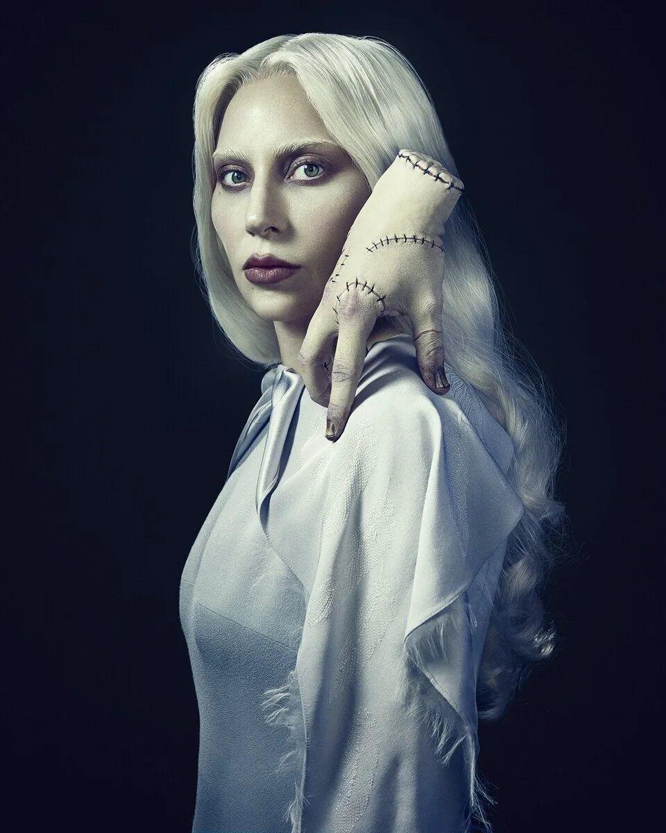 Se conocieron las primeras imágenes: ¿cómo será el personaje de Lady Gaga en Merlina 2?