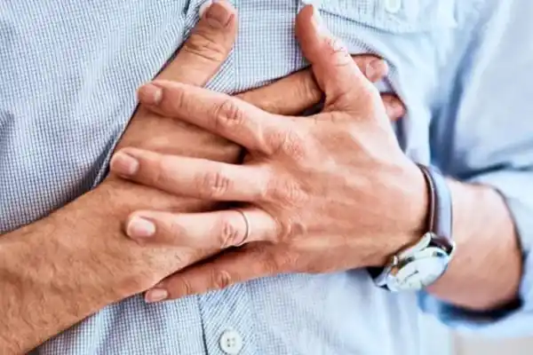 Un trabajador español sufrió un infarto y fue despedido el mismo día: cuál fue la decisión de la Justicia