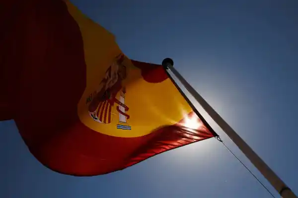 En qué áreas se destacan los argentinos que trabajan en blanco en España