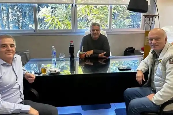Reunión en Ezeiza: Tapia y Grindetti, cara a cara tras el duro comunicado de Independiente contra la CONMEBOL