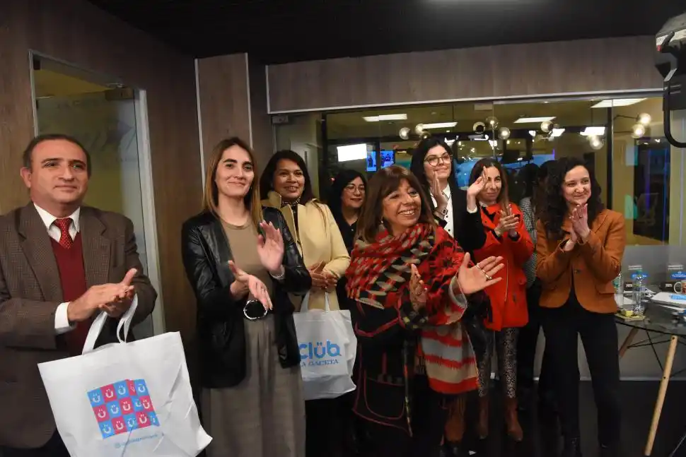 APLAUSOS. La ministra Susana Montaldo y el resto de autoridades.