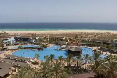 El drama de una turista británica en España: “Cogí salmonela en un hotel de Canarias y un año después sigo sufriendo”