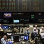 El desplome de los bonos en dólares se profundiza y aumenta la presión sobre el riesgo país