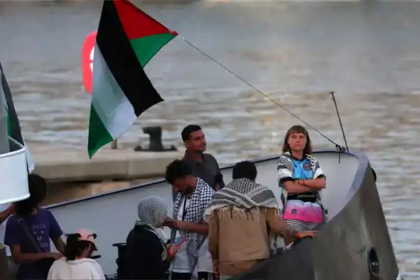 Atacaron el barco en el que viajaba Greta Thunberg con ayuda para Gaza