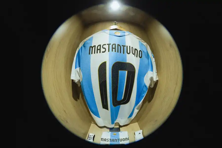 Mastantuono y un guiño inesperado de Scaloni: llevará la 10 de la Selección Argentina en Guayaquil