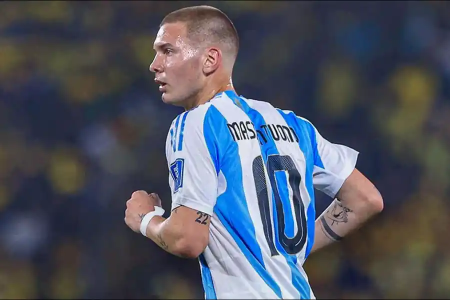 SEÑALES DE FUTURO. Franco Mastantuono ingresó con la camiseta “10” y mostró atrevimiento en el cierre de las Eliminatorias.