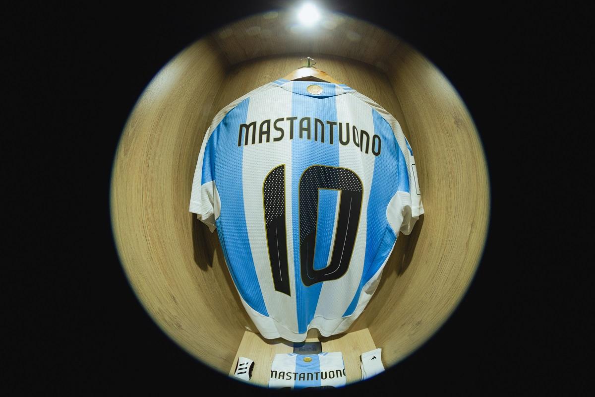 Mastantuono y un guiño inesperado de Scaloni: llevará la 10 de la Selección Argentina en Guayaquil