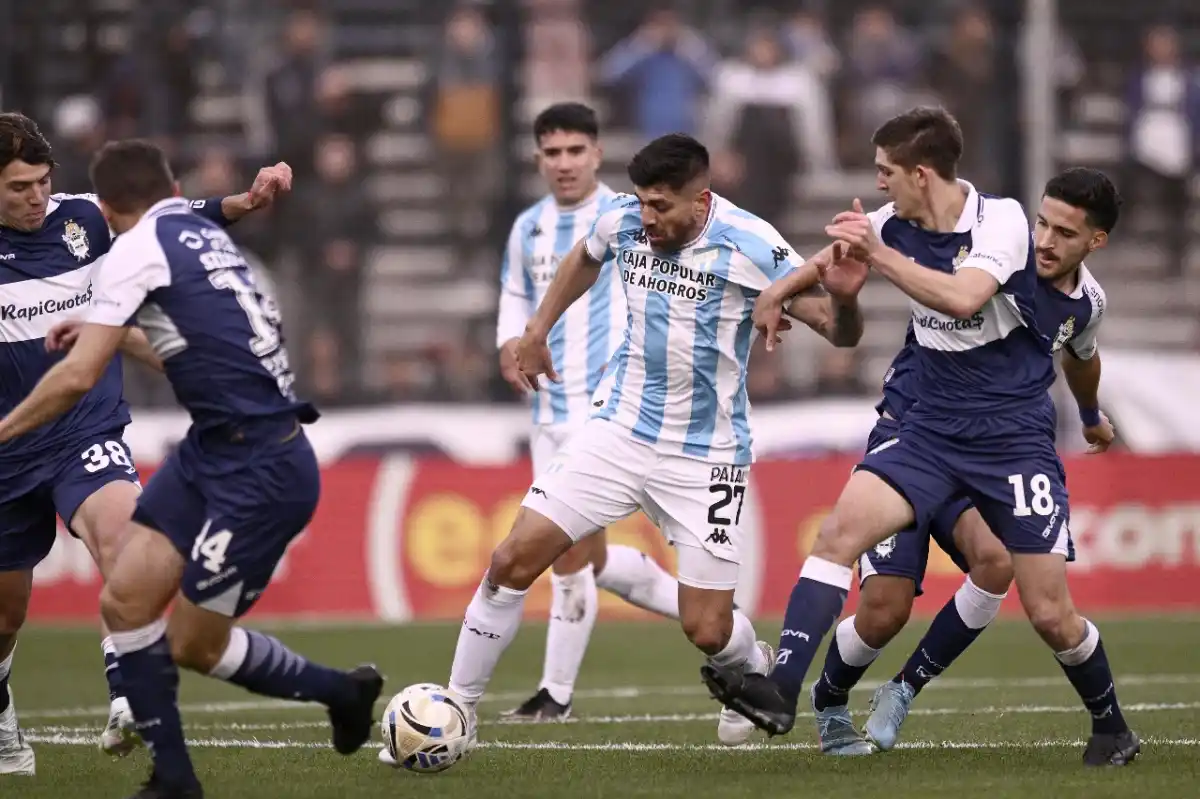 Leandro Díaz fue expulsado en el partido frente a Gimnasia de La Plata.