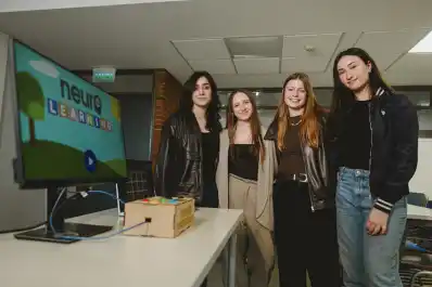 Alumnas de 16 años crearon una app de juegos para chicos con autismo