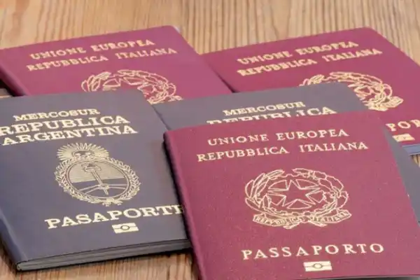 Cómo revisar si tu pasaporte es defectuoso por WhatsApp: la nueva herramienta del Renaper