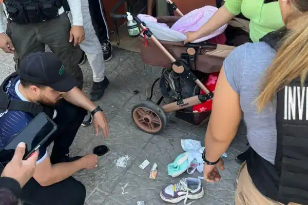 Narcomenudeo en Tucumán: detuvieron a una mujer que llevaba cocaína oculta en un cochecito de bebé