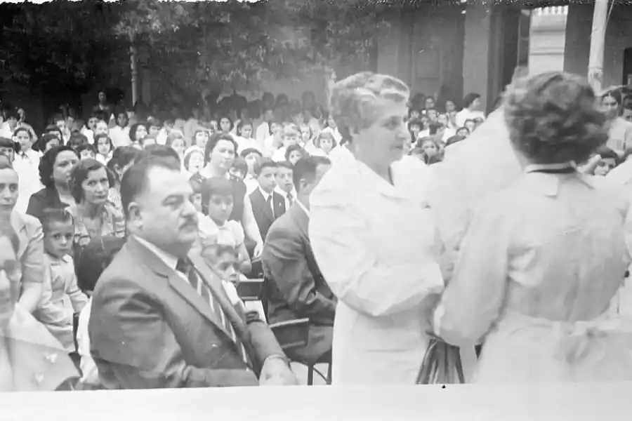 ROSA VOZZA DE ZAPATA. Primera secretaria general de ATEP.