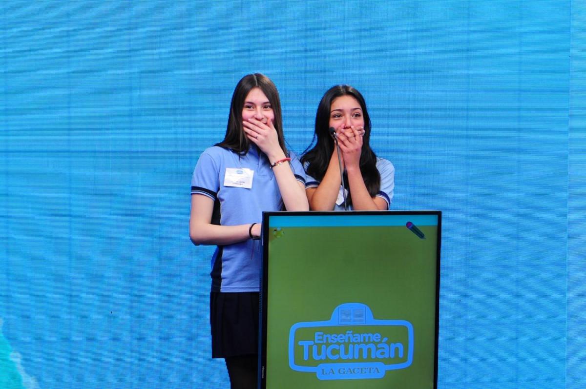 GANADORAS. Lucía Córdoba y Bahaiana Galarza, las ganadoras de la primera semifinal, reaccionan ante el anuncio. LA GACETA / FOTO DE DIEGO ARÁOZ