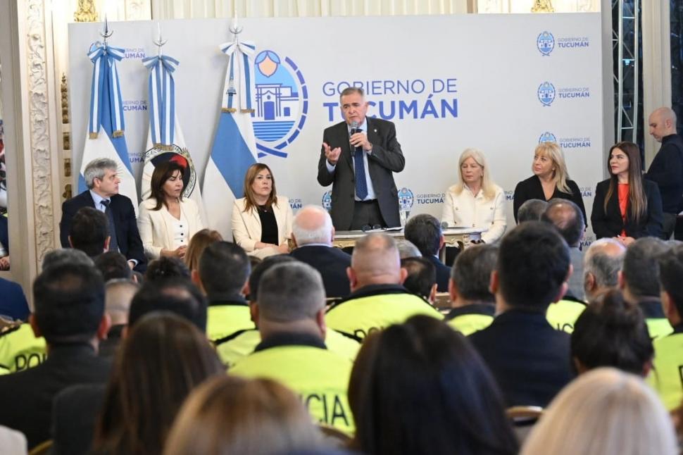 EN CASA DE GOBIERNO. Jaldo habla en la presentación del informe.