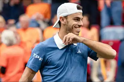 Francisco Cerúndolo brilló y Argentina quedó a un paso de la clasificación en la Copa Davis contra Países Bajos