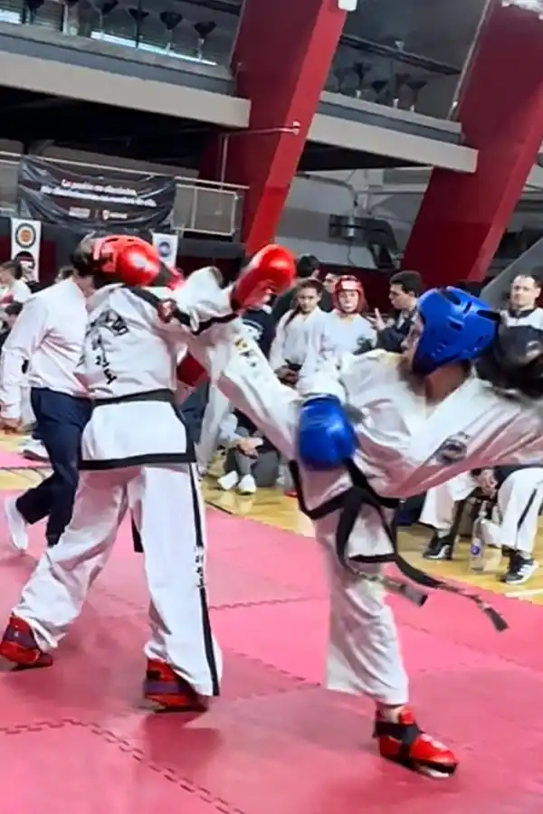 Karla Castro clasificó a cinco mundiales de Taekwondo ITF, nunca pudo viajar y ahora busca sponsors para cumplir su sueño