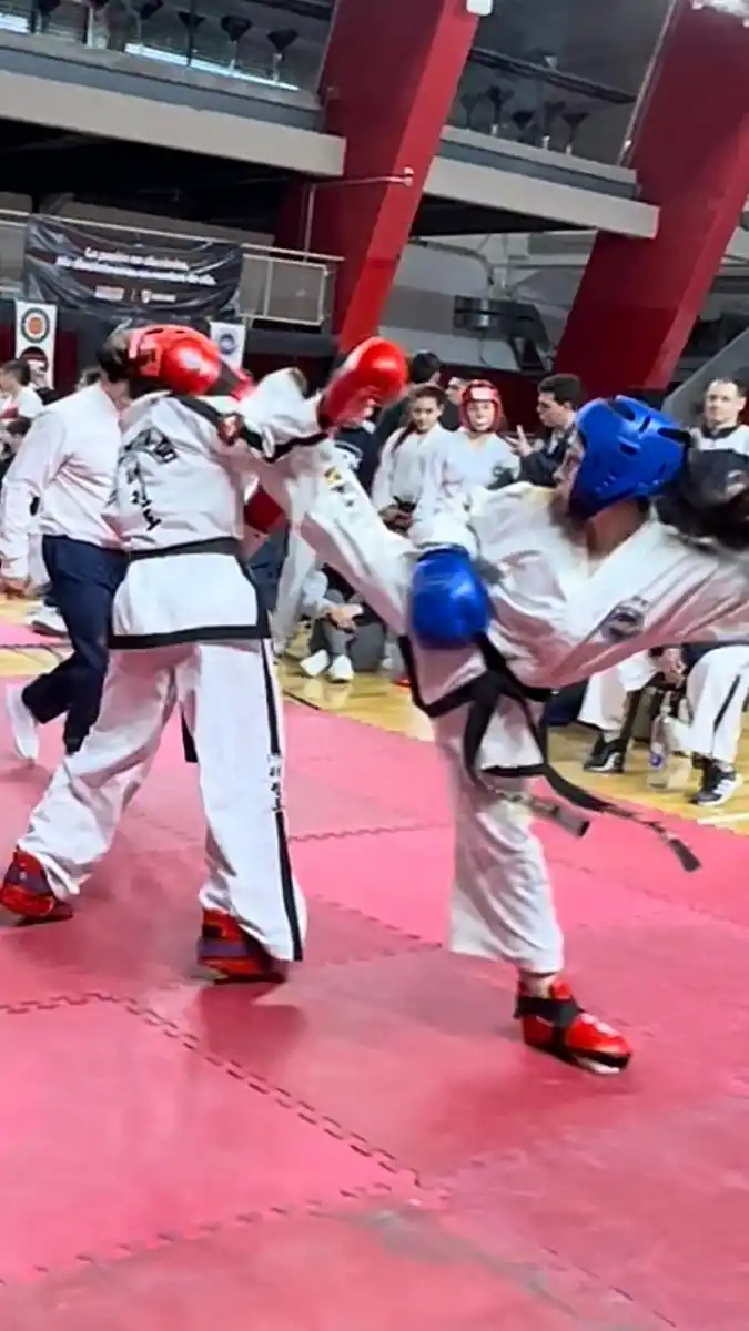 Karla Castro clasificó a cinco mundiales de Taekwondo ITF, nunca pudo viajar y ahora busca sponsors para cumplir su sueño