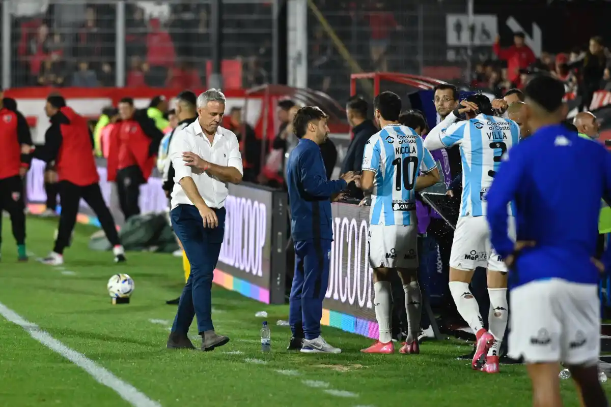 Lucas Pusineri utilizó un 4-2-3-1 en el enfrentamiento contra Newell's. 