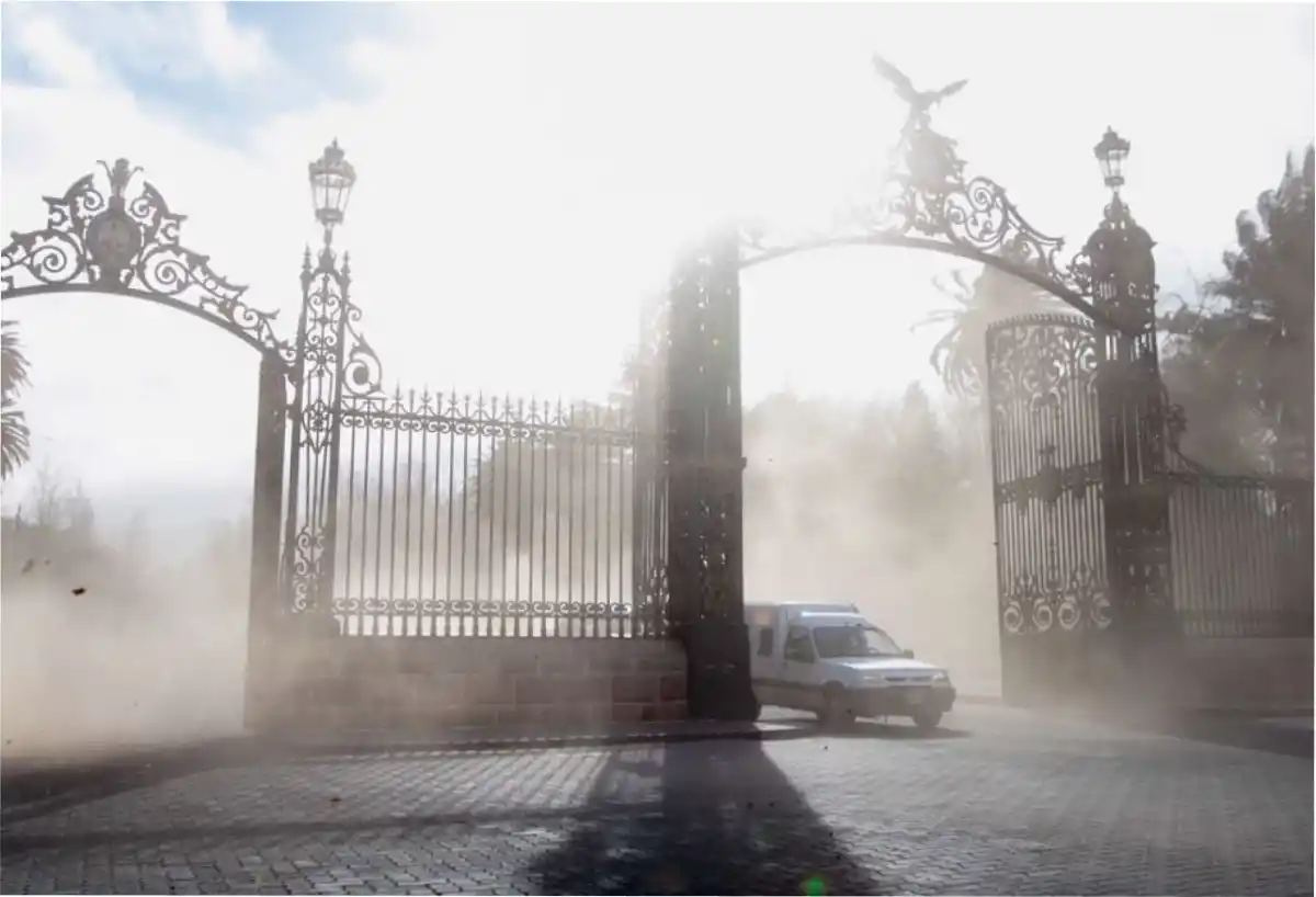 Fuertes vientos azotarán a las provincias en la jornada de sábado.