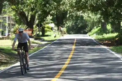 ¿Vas a hacer actividades al aire libre? Prepará la gorra y el protector solar