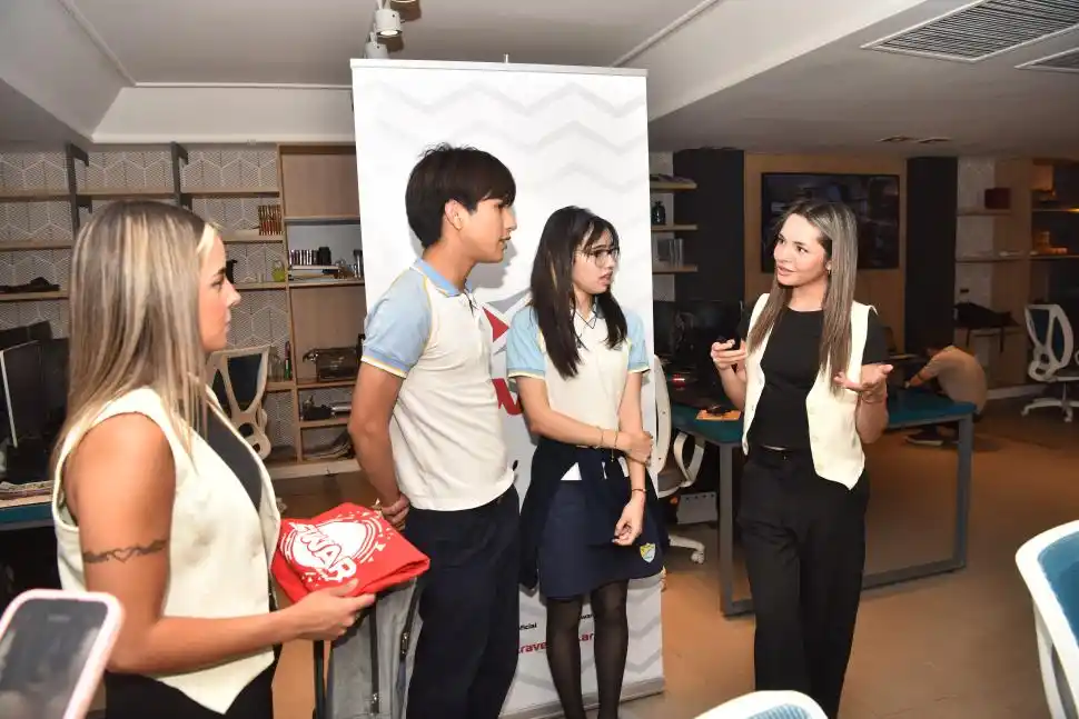 EN LA GACETA Facundo y Fiorella participaron como espectadores.