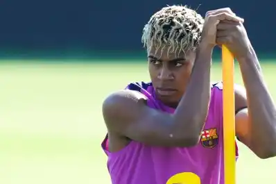 “Hay que tener más cuidado”: la lesión de Lamine Yamal genera polémica en España