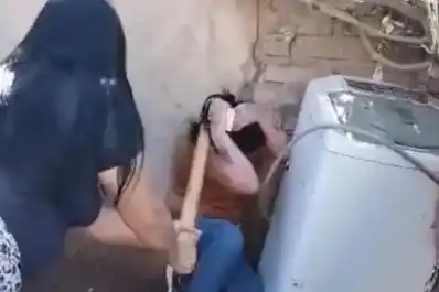 Neuquén: atacaron con molotovs, ladrillazos y palazos a la madre de un adolescente asesinado