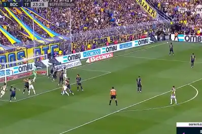 Video: el golazo olímpico de Di María frente a Boca que enloqueció al Gigante de Arroyito