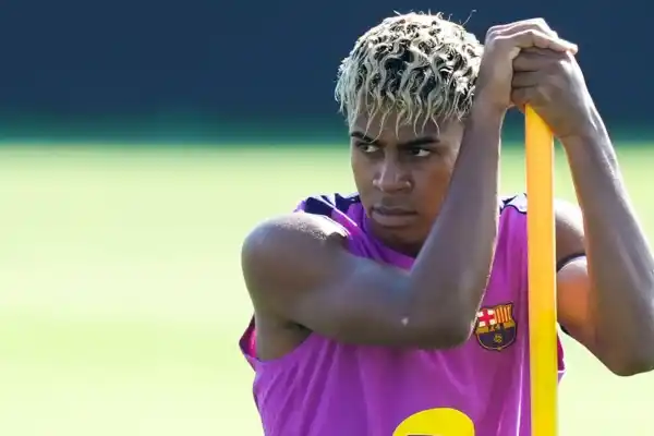 “Hay que tener más cuidado”: la lesión de Lamine Yamal genera polémica en España