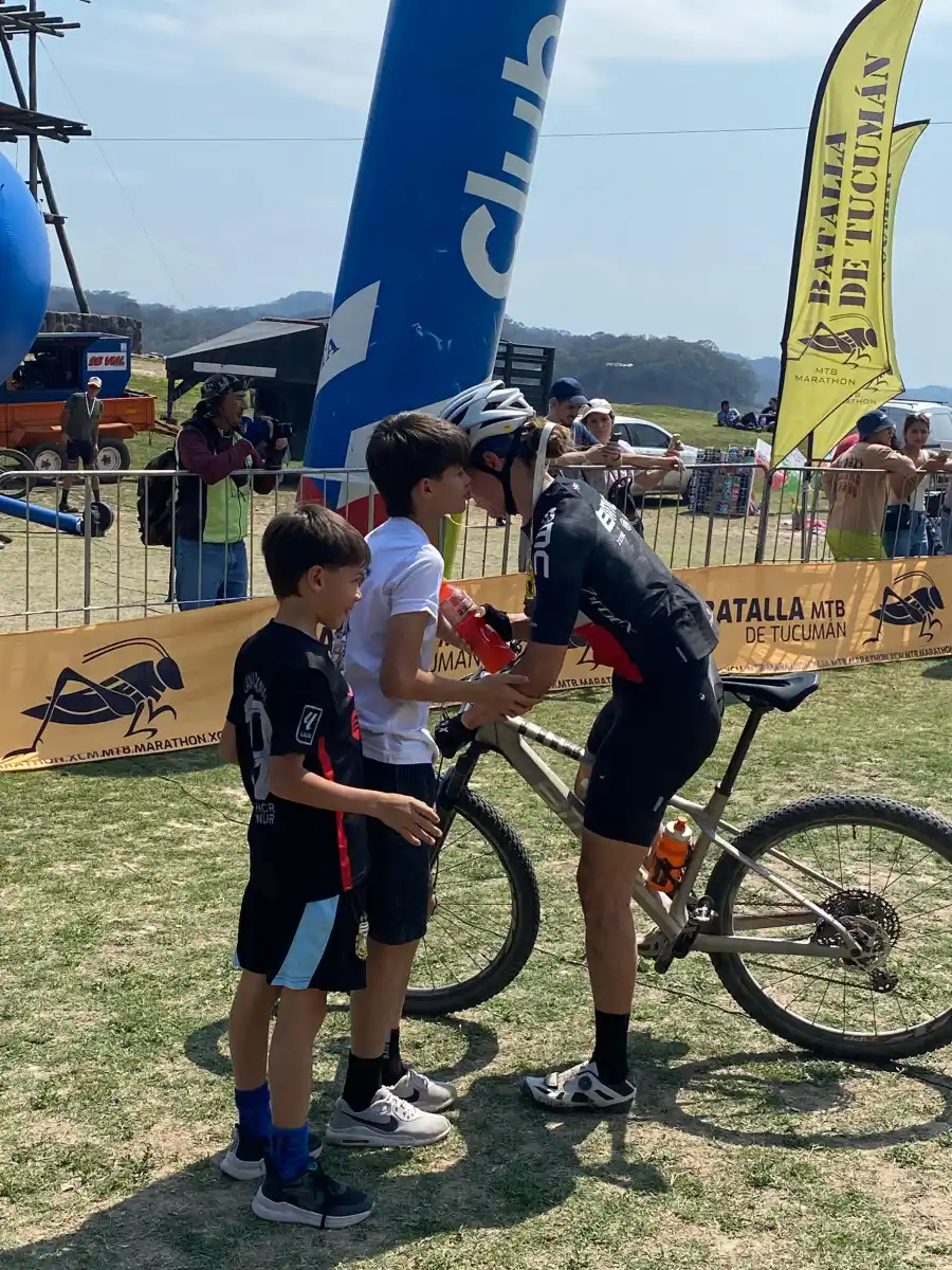 Bici, cerros y mucho sol en el Batalla de Tucumán