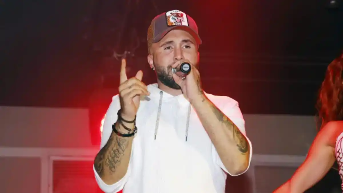 KIKO RIVERA. Reapareció en los escenarios tras la ruptura con Irene Rosales.